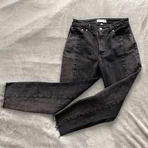 🌟2 FOR $25 🏷️ Abercrombie Black & Grey Curve Love Mom Jeans with seam detail
